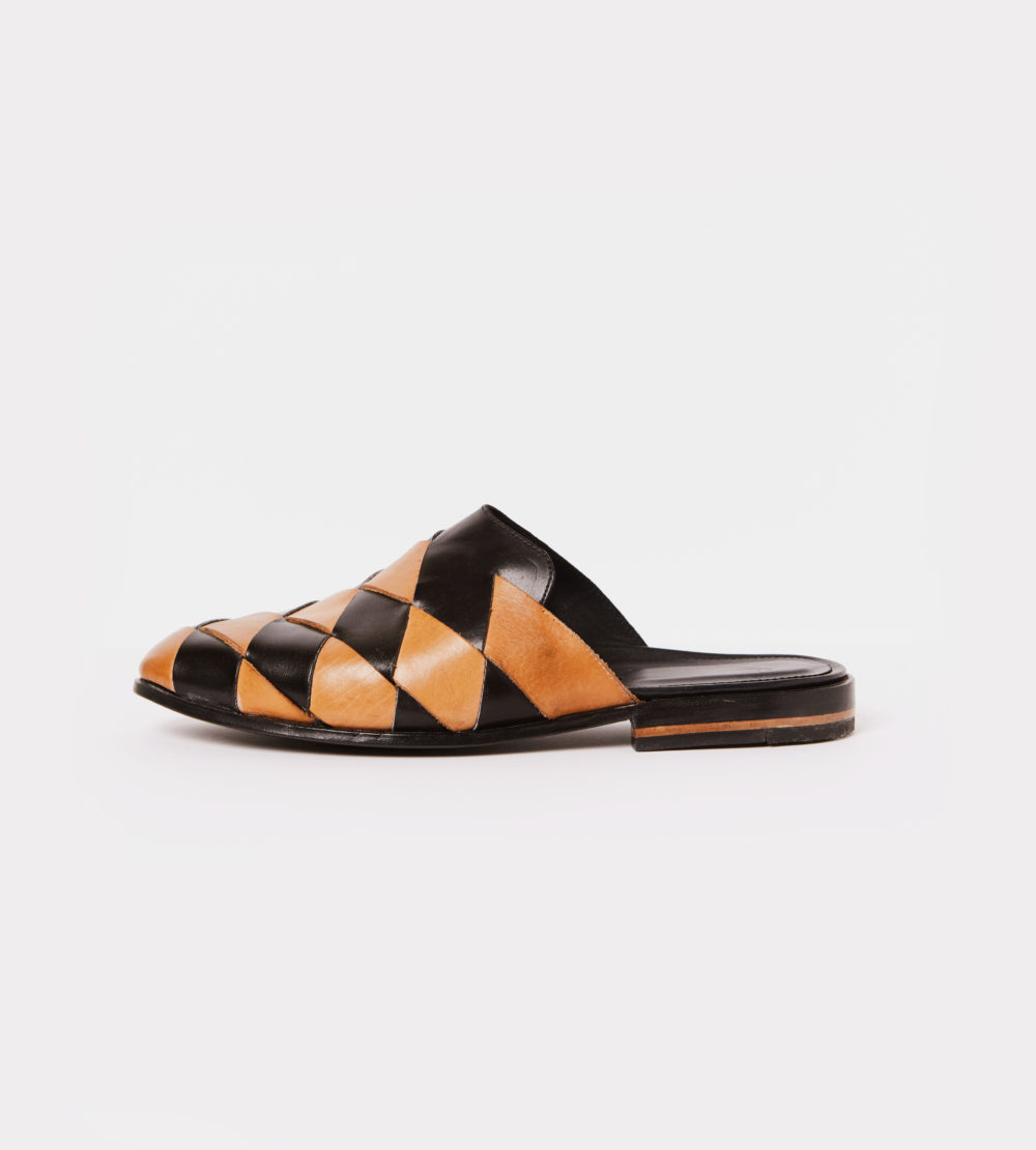 Hand woven leather bicolor mules - left