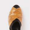 Hand woven sandal in black and natural leather - detail
