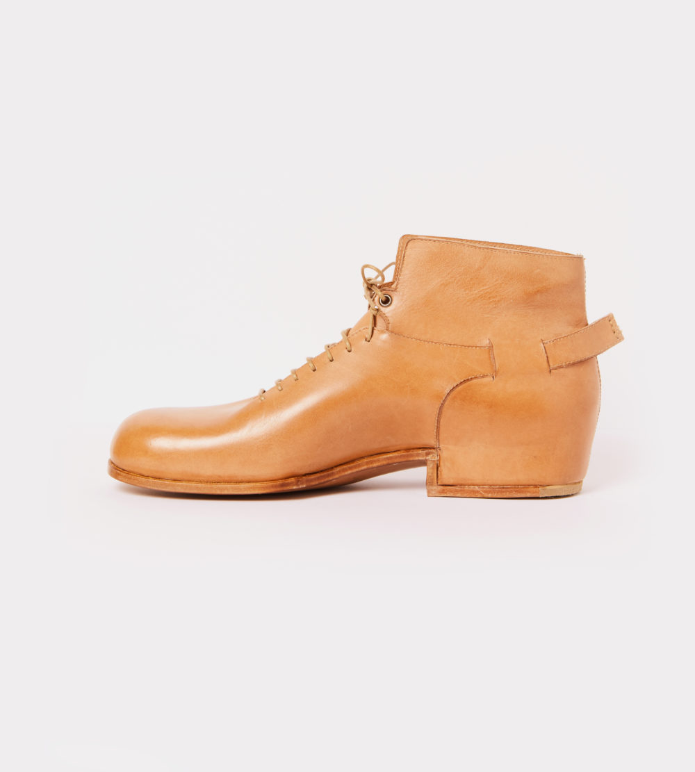 Handamade lace up ankle boot in natural leather - left view